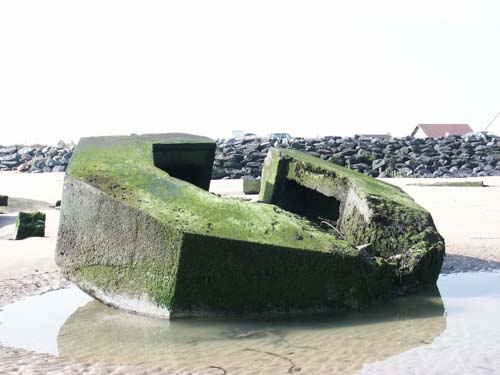 Reste der Strandverteidigungen am GOLD-Abschnitt